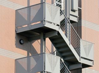 非常階段の塗装画像